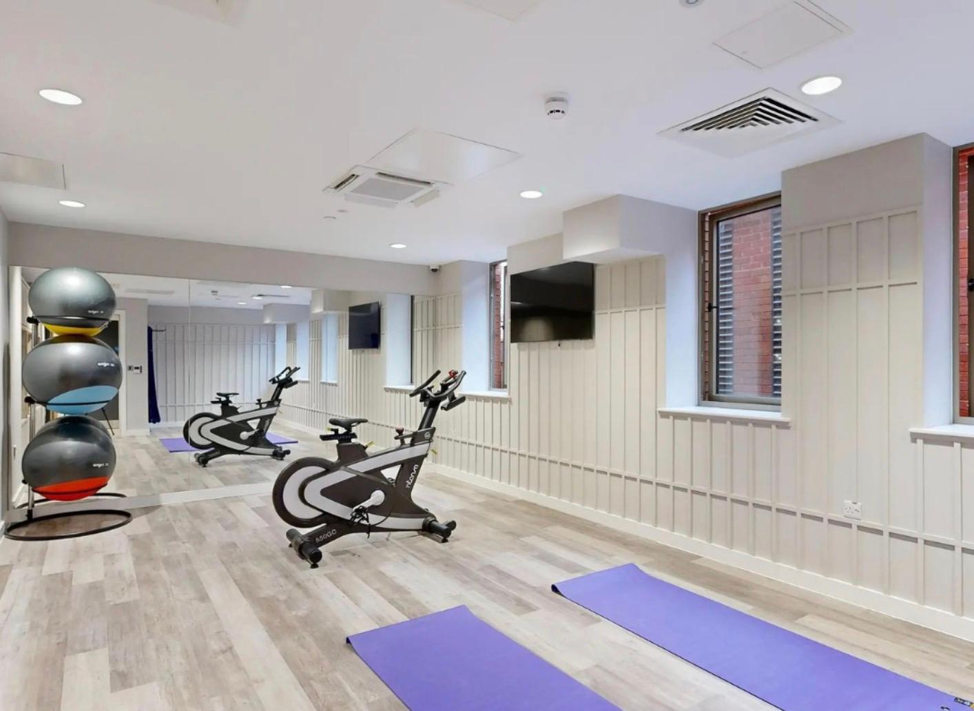 Studio accommodation for Yorkshire College students in Leeds (13)